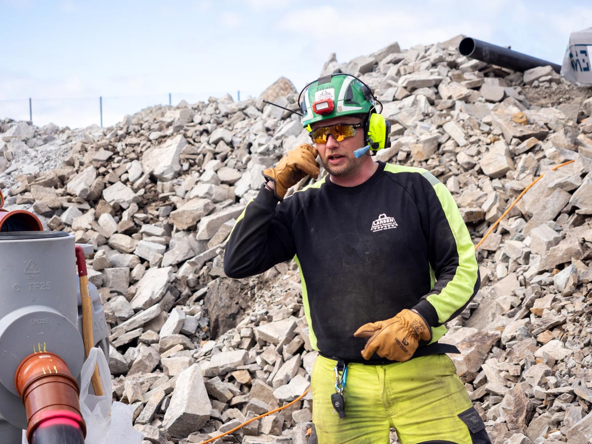 Larsen_Maskin_mai_2025-26_1200px